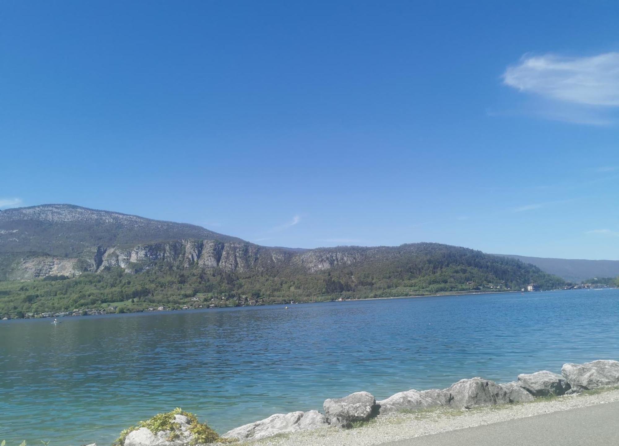 Charmant Appartement A 1 Minute Du Lac Annecy Esterno foto